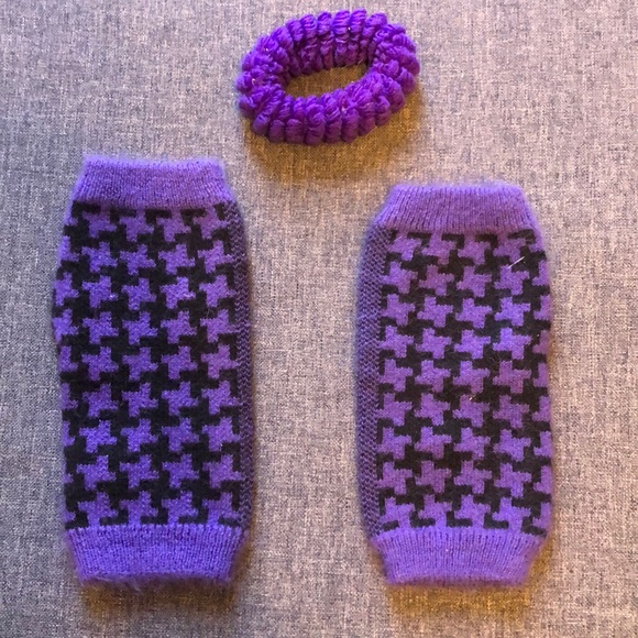 Purple Fingerless Gloves and Scrunchie - Picture 1 of 8